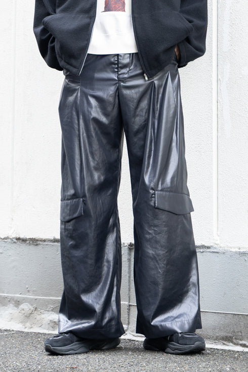 【Licht Bestreben】"FAKE-FAKE LEATHER Ⅱ SHIN FLAP BAGGY TROUSERS"