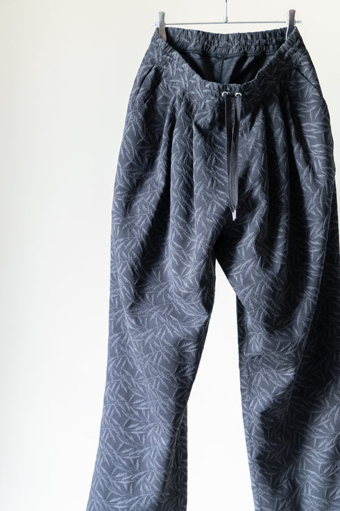 【Licht Bestreben】"Embroidery 3 Tuck Easy Trousers"