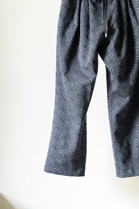 【Licht Bestreben】"Embroidery 3 Tuck Easy Trousers"
