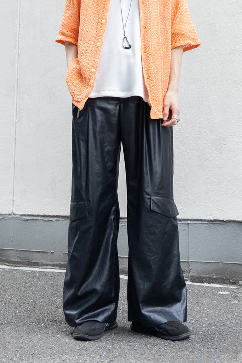 【Licht Bestreben】"FAKE-FAKE LEATHER Ⅱ SHIN FLAP BAGGY TROUSERS"