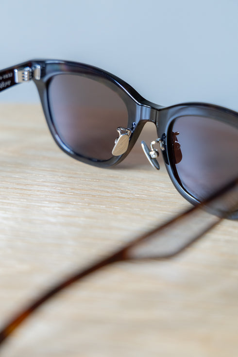 【GLITCH】"JAM CAT-EYE SUNGLASSES"