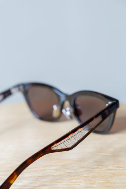 【GLITCH】"JAM CAT-EYE SUNGLASSES"