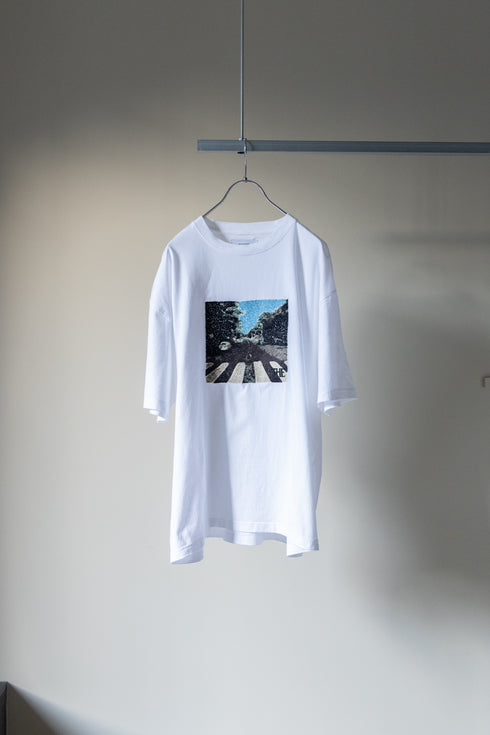 【THE JEAN PIERRE】"PHOTO EMB SS TEE"