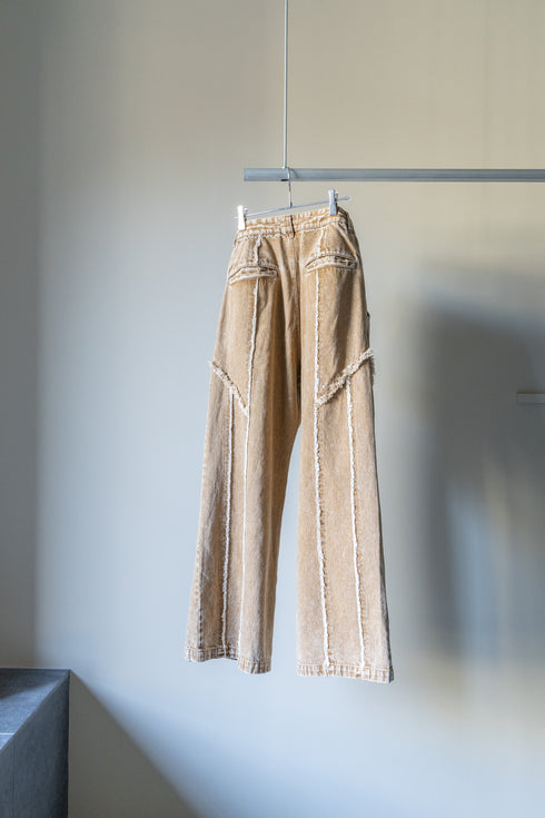 【TAUPE】"カットオフジップデニムパンツ"