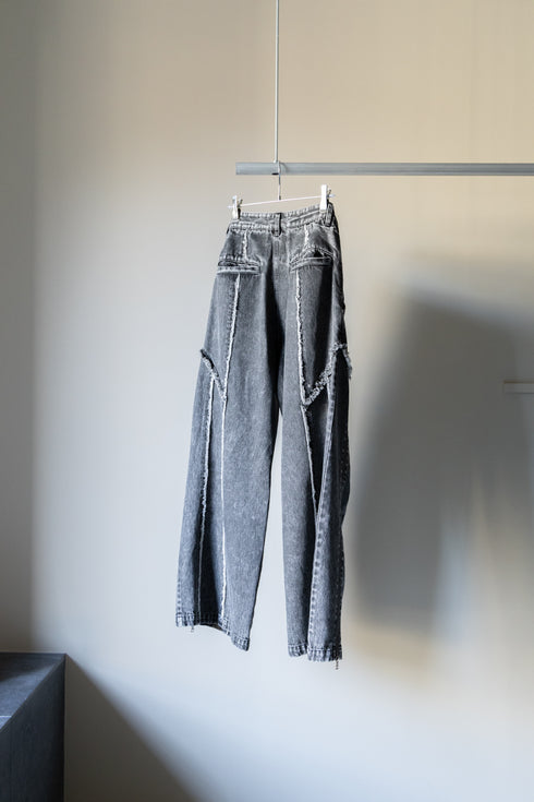 【TAUPE】"CUT OFF ZIP DENIM PANTS"