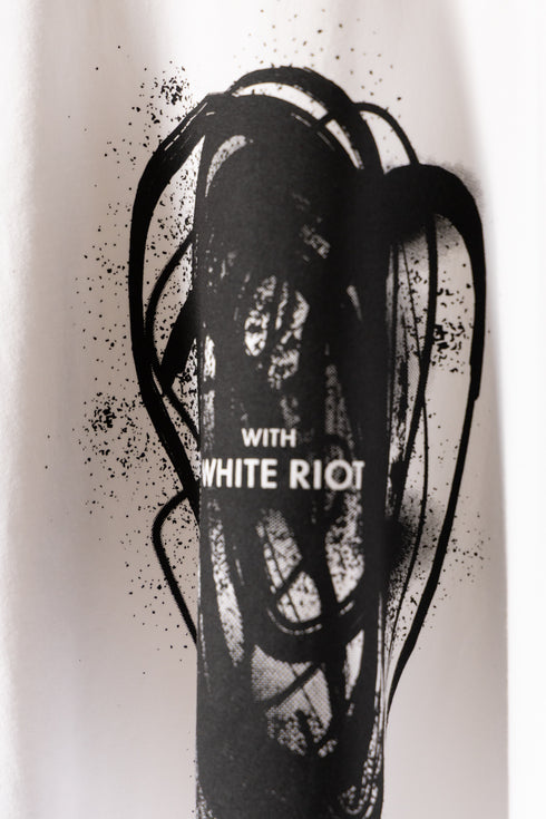 【TAUPE】"WITH WHITE RIOT ティーシャツ"