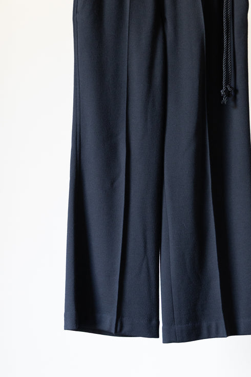 【ETHOSENS】"Super140's wool pin tuck sweatpants"