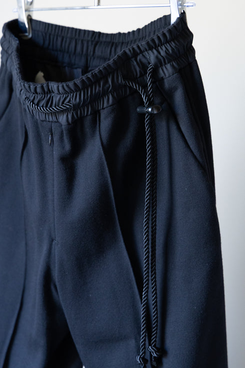 【ETHOSENS】"Super140's wool pin tuck sweatpants"
