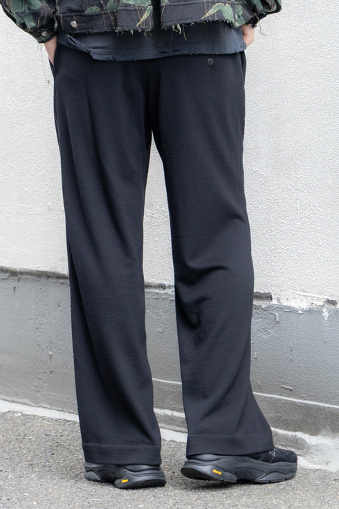 【ETHOSENS】"Super140's wool pin tuck sweatpants"