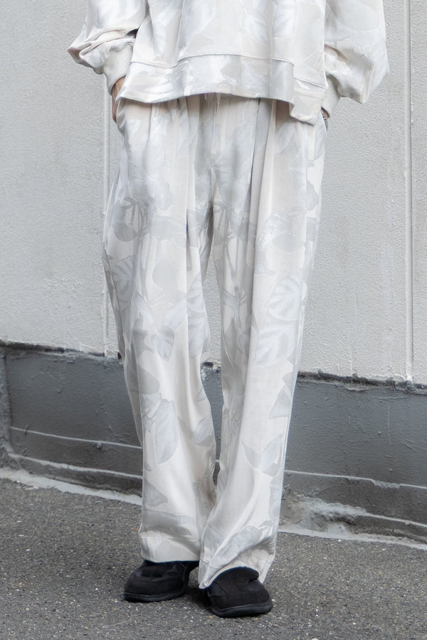 【Licht Bestreben】"ベロアジャージー3タックイージーパンツ"