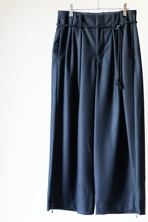 【ETHOSENS】"Super120's wool flannel squeeze slacks"