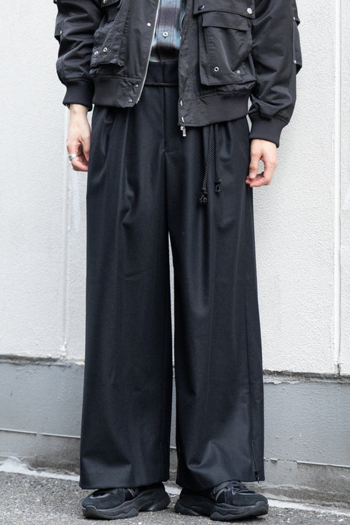 【ETHOSENS】"Super120's wool flannel squeeze slacks"