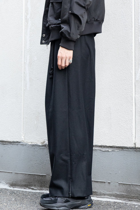 【ETHOSENS】"Super120's wool flannel squeeze slacks"