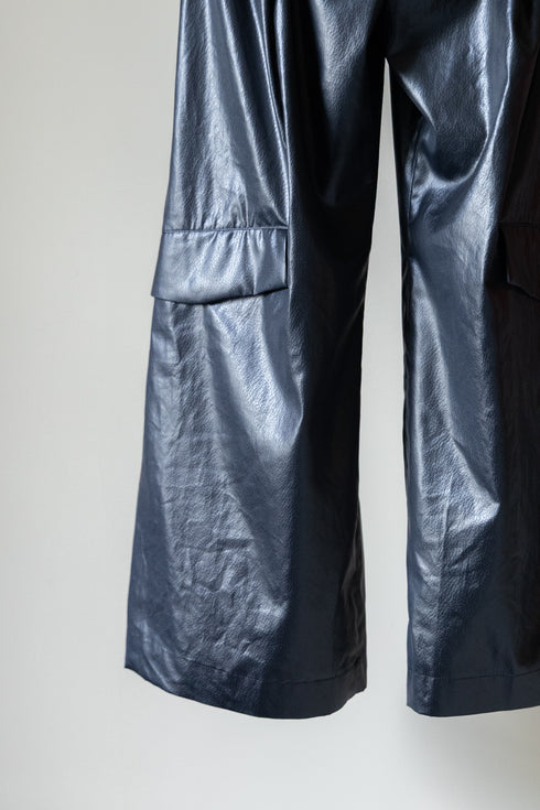 【Licht Bestreben】"FAKE-FAKE LEATHER Ⅱ SHIN FLAP BAGGY TROUSERS"