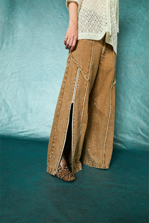 【TAUPE】"カットオフジップデニムパンツ"