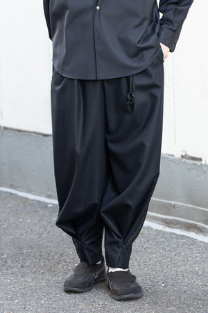 [ETHOSENS] "Super 120 Wool Flannel Squeeze Slacks"