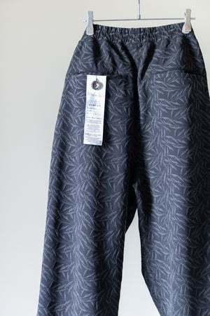 【Licht Bestreben】"Embroidery 3 Tuck Easy Trousers"
