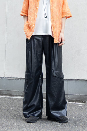 【Licht Bestreben】"FAKE-FAKE LEATHER Ⅱ SHIN FLAP BAGGY TROUSERS"