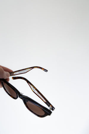 【GLITCH】"JAM CAT-EYE SUNGLASSES"