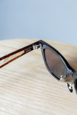【GLITCH】"JAM CAT-EYE SUNGLASSES"