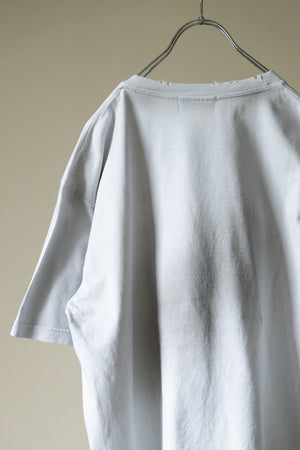 【THE JEAN PIERRE】"PIGMENTDYE PHOTO EMB SS TEE "
