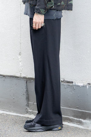【ETHOSENS】"Super140's wool pin tuck sweatpants"