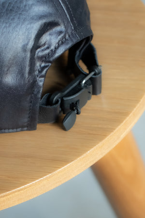 [Licht Bestreben] "Faux Faux Leather Magnetic Buckle Cap"